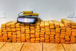 Um dos presos também seria dono de um carregamento de drogas apreendido na semana passada em Jataí