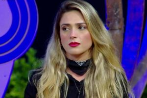 Nadja Pessoa é denunciada após reagir com nojo a beijo entre mulheres