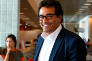 Após mais de um mês internado, Luciano Szafir recebe alta