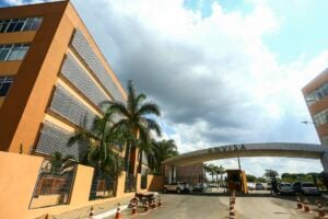 Anvisa aprova uso emergencial de medicamento para Covid-19