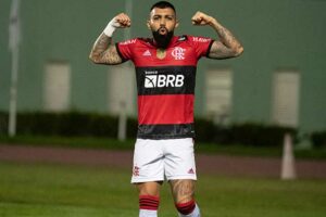 Pai usa carta para criticar colégio por marcar formatura em dia de final do Flamengo