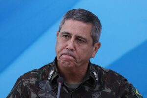 Ar-condicionado e geladeira: veja os luxos da prisão de Braga Netto