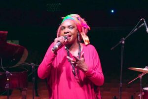 (Foto: Segundo Ato/Divulgação) Este trecho é parte de conteúdo que pode ser compartilhado utilizando o link: https://www.acritica.net/editorias/entretenimento/sob-direcao-de-alexandre-borges-denise-assuncao-faz-uma-homenagem-ao-i/535991/ - as ferramentas oferecidas na página. Textos, fotos, artes e vídeos do jornal A Crítica de Campo Grande estão protegidos pela legislação brasileira sobre direito autoral. Não reproduza o conteúdo do jornal em qualquer meio de comunicação, eletrônico ou impresso, sem autorização do jornal (redacao.acritica@gmail.com). Essas regras têm como objetivo proteger o investimento que o jornal "A Crítica" faz na qualidade de seu jornalismo.