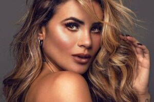 Após fim de inquérito, ex-bailarina do Faustão processa envolvidos na prisão dela