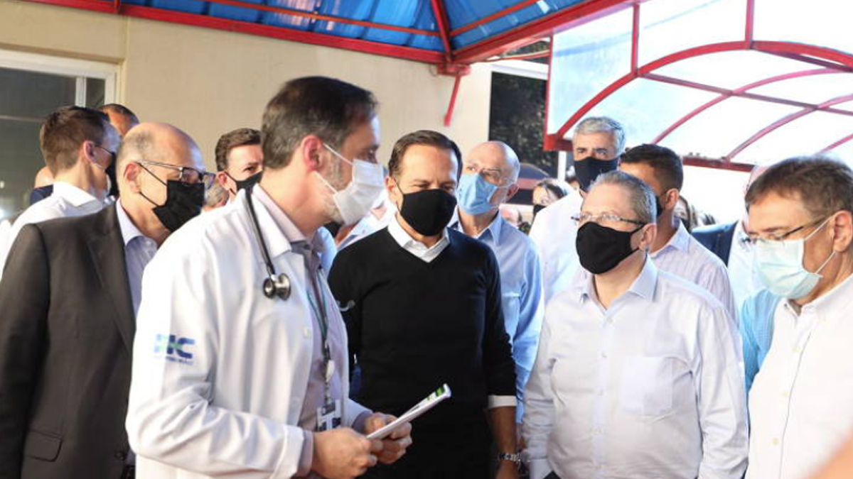 São Paulo imuniza com 1º dose todos os adultos até 16/8, diz Doria