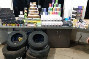 Segundo a PRF, carga estava escondida em carros transportados em um caminhão-cegonha