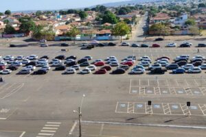 Fila da vacinação em Aparecida de Goiânia