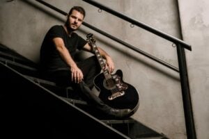 Gustavo Rocchi se apresenta no Lowbrow