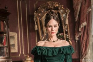 'Mulher impressionante', diz Mariana Ximenes sobre viver amante de Pedro 2º