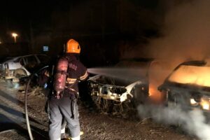 Corpo de Bombeiros foi acionado e utilizou cerca de 2 mil litros para cessar as chamas