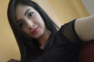 Yecenia Morales confundiu a ordem dada para o namorado pular como se fosse para ela e realizou o salto (Foto: divuklg