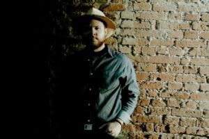 Flávio Robbie apresenta show solidário em Goiânia, no Lowbrow