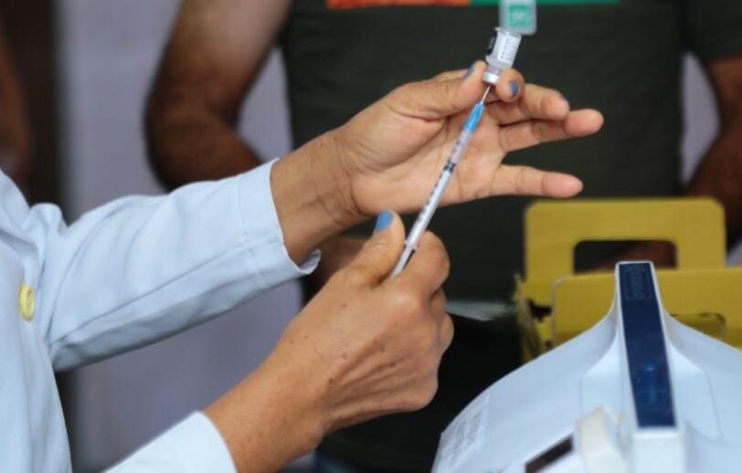 Aplicação da segunda dose de imunizantes contra Covid-19 segue normalmente (Foto: Enio Medeiros - Secom Aparecida)