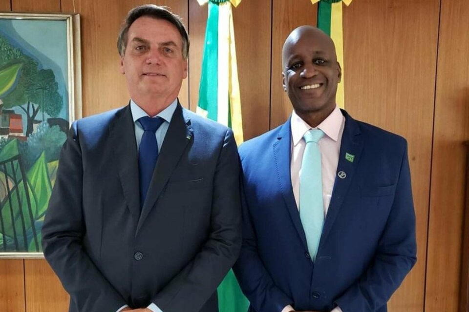 "De zero a dez, que nota você dá ao STF?", indagou. Sérgio Camargo: "Não tenham medo da prisão. Qualquer coisa, tem indulto do Bolsonaro"