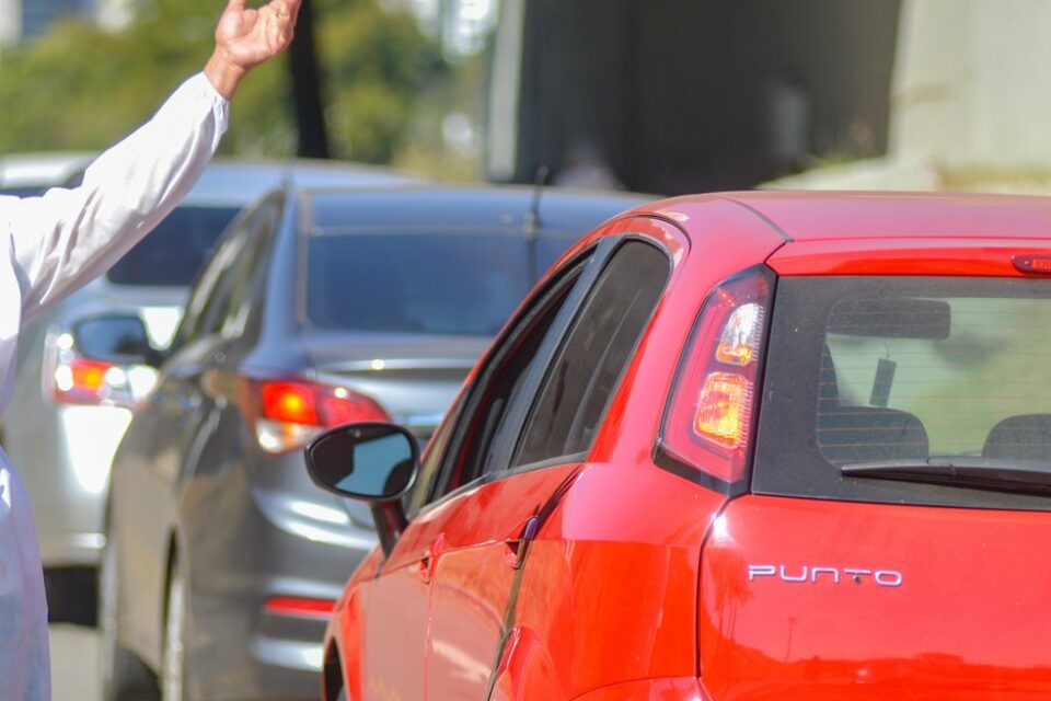 COVID-19: Drive-thrus de vacinação continuam suspensos em Aparecida. Cidade vacina pessoas com idade com 18 anos por agendamento (Foto: Jucimar de Sousa - Mais Goiás)