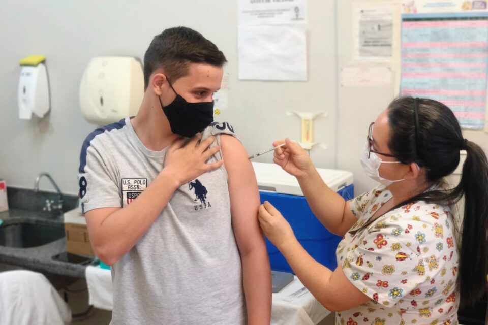 A vacinação contra Covid em Goiânia ocorre em 20 pontos nesta quarta-feira (25). Imunização contempla pessoas com idade acima de 18 anos. (Foto: divulgação/Prefeitura)