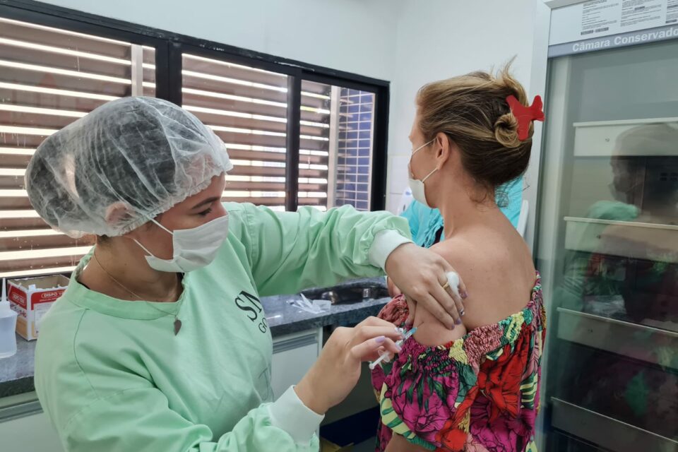 Vacinação contra Covid em Goiânia: Veja quem pode e onde se imunizar contra a doença nesta segunda-feira (16). (Foto: divulgação/Prefeitura de Goiânia)