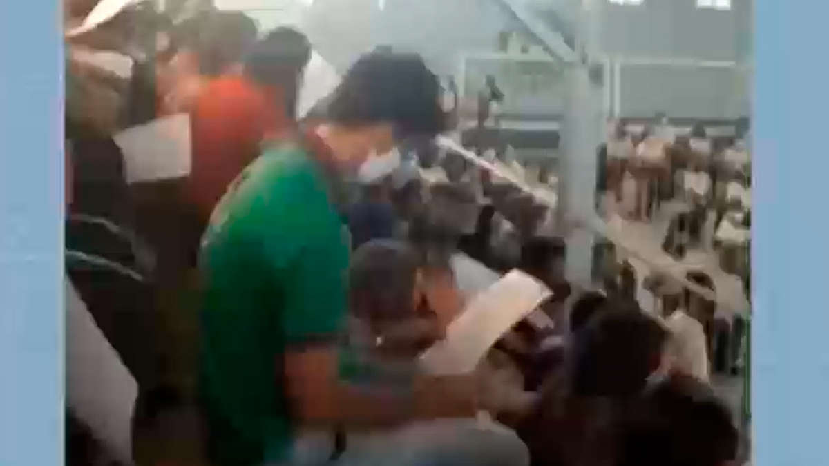 Aglomeração em Colégio Militar, em Aparecida (Imagem: Arquivo Pessoal/Reprodução)