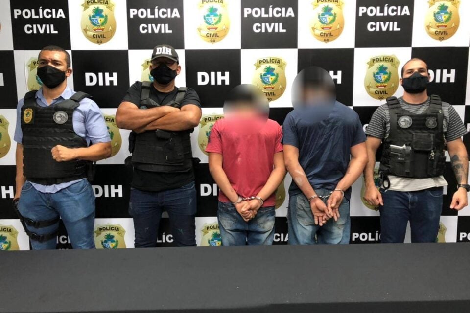 Mulher foi morta com facada no pescoço no último domingo após discutir com pessoas que teriam furtado o celular dela