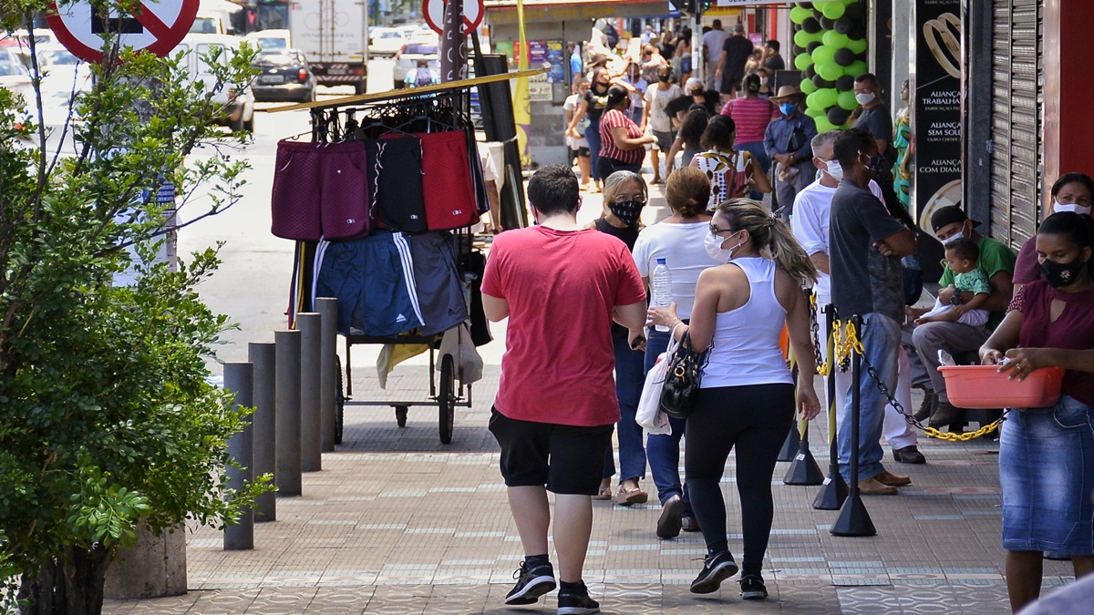 movimento no comércio de Goiânia