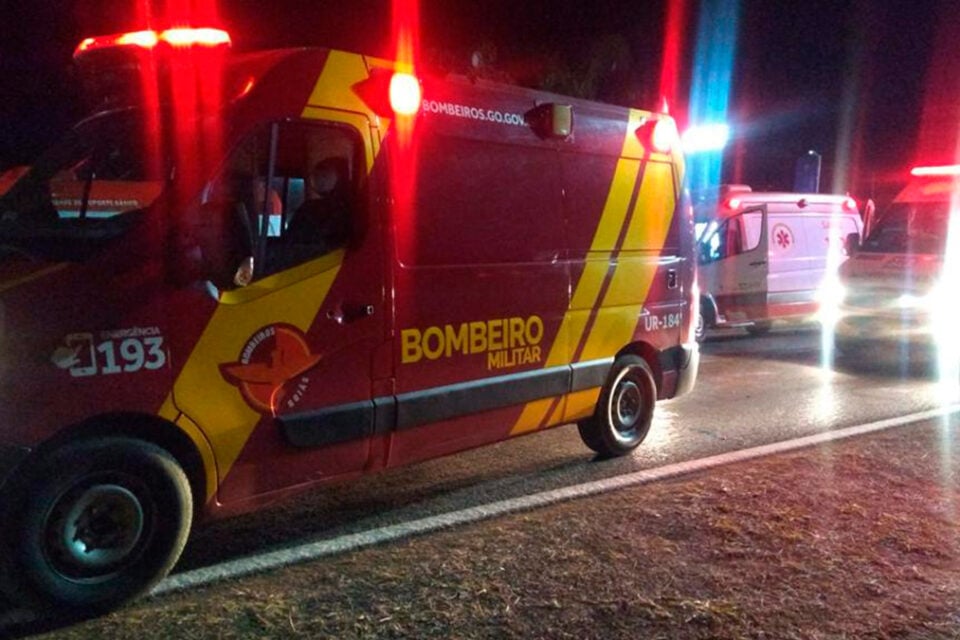Colisão entre moto e carro deixa um ferido em estado grave, em Goianésia (GO)