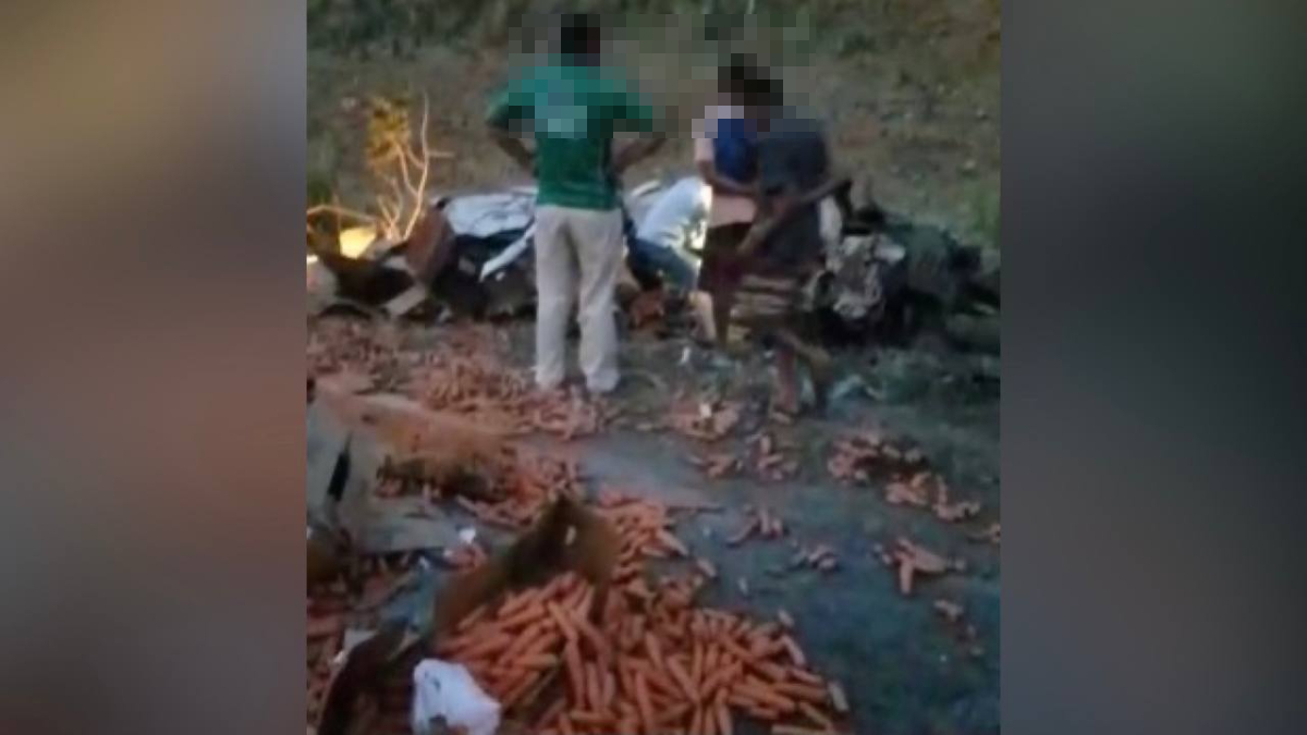 Carreta desgovernada colide contra 3 veículos e mata um motorista na BR-020