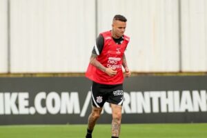 Luan treina no Corinthians
