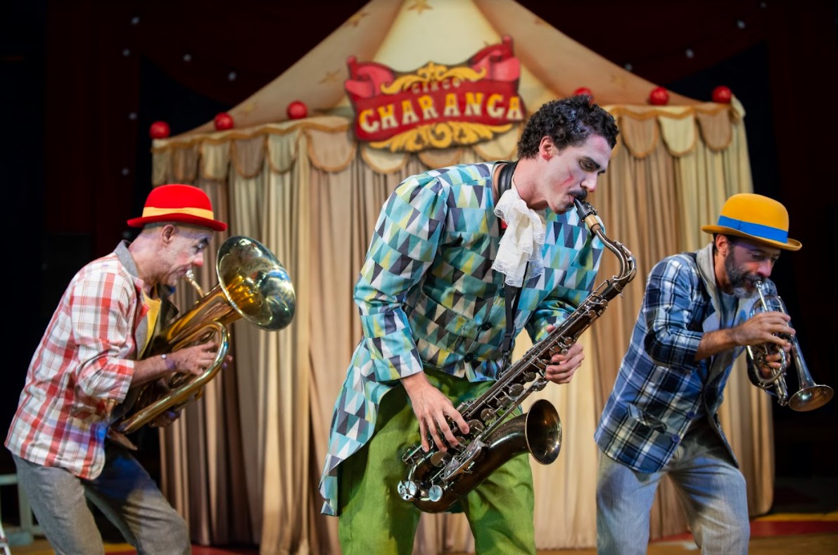 Cia LaMínima apresenta Circo Charanga nesta segunda