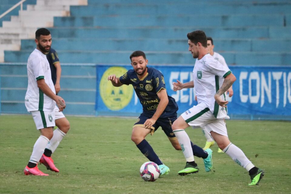 Aparecidense vence Gama
