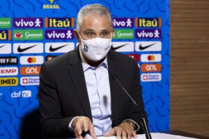 Tite durante entrevista pela Seleção Brasileira