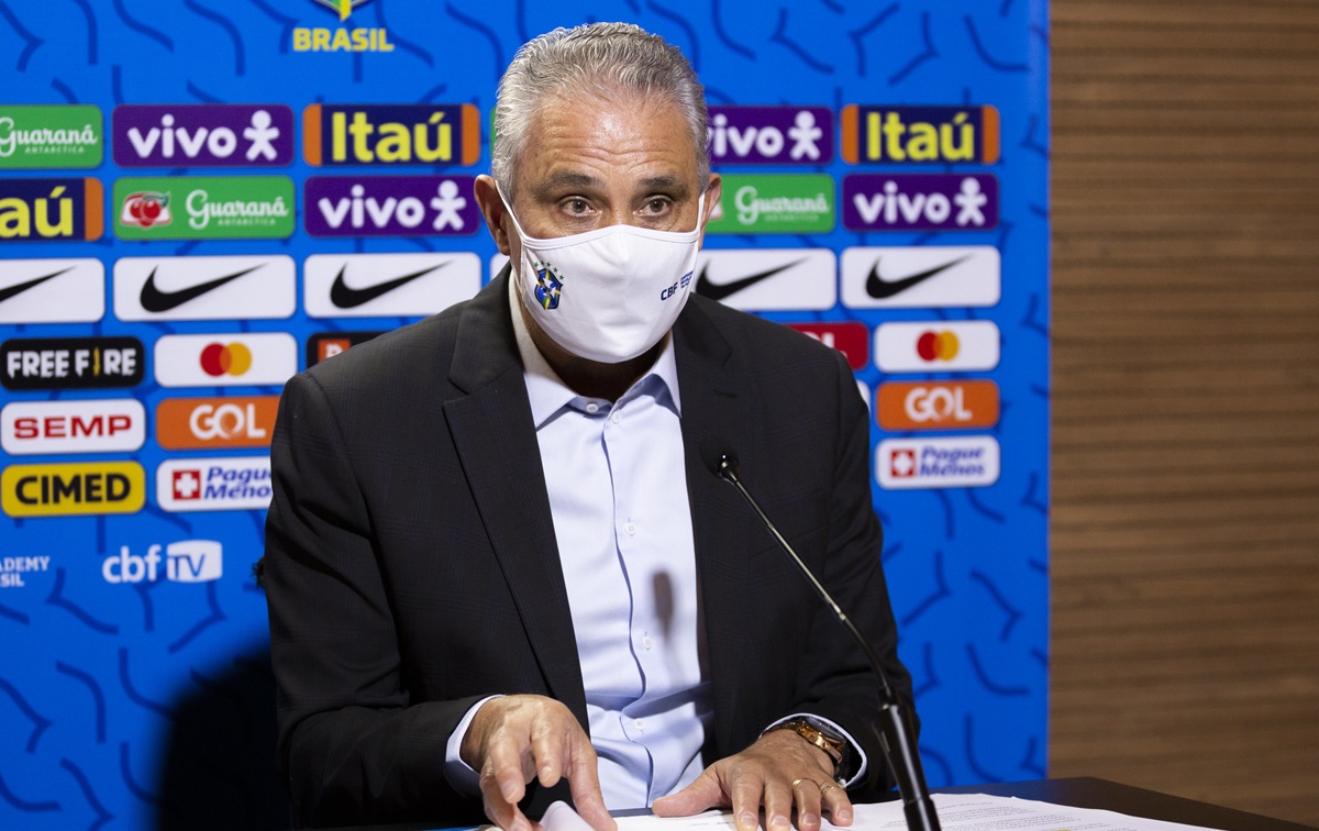 Tite durante entrevista pela Seleção Brasileira