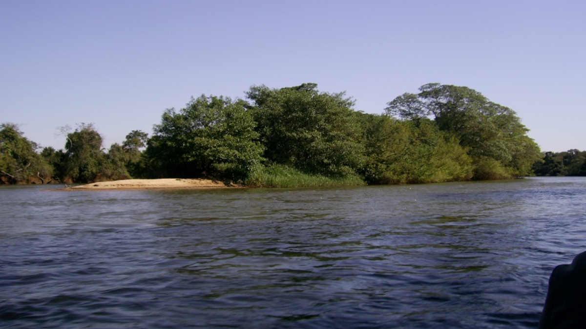 Bombeiros encontram corpo de homem que se afogou no Rio Verdão, em Santa Helena