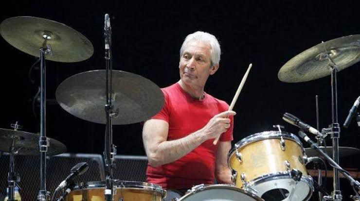 Morre Charlie Watts, baterista dos Rolling Stones