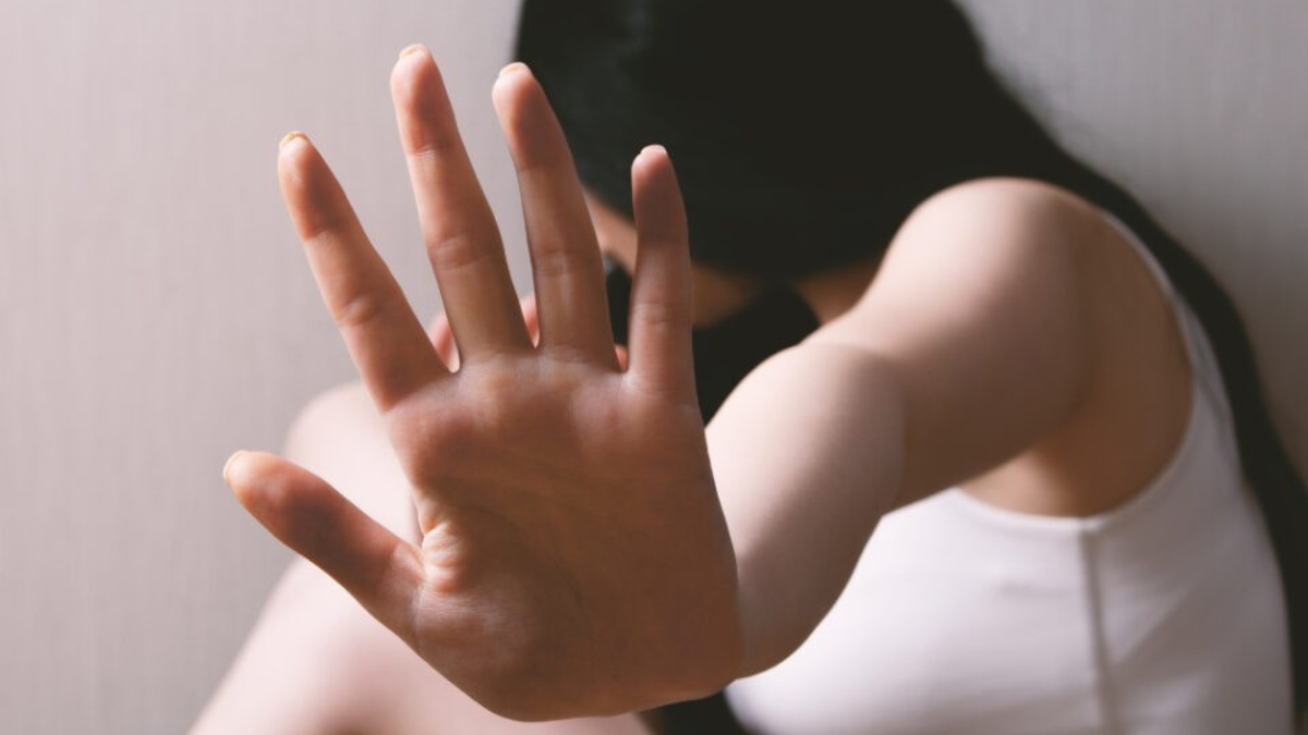 Pai é preso por agredir a filha após a vítima denunciar o caso a professores, em Alto Paraíso