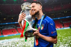 Jorginho comemora título da Uefa Eurocopa