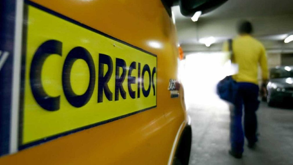 Correios vai retomar licença-maternidade de seis meses para funcionários