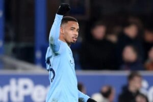 Gabriel Jesus com camisa do Manchester City