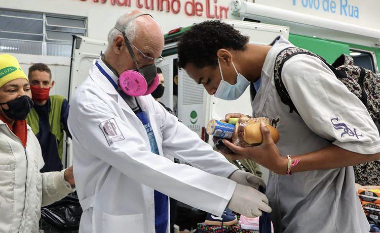 Padre Julio Lancelotti vê subir doação à igreja após polêmica com Janaina Paschoal (Foto: Instagram)