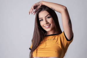 Maria Lina denuncia contas que se passam por ela no Twitter: "Não sou eu"