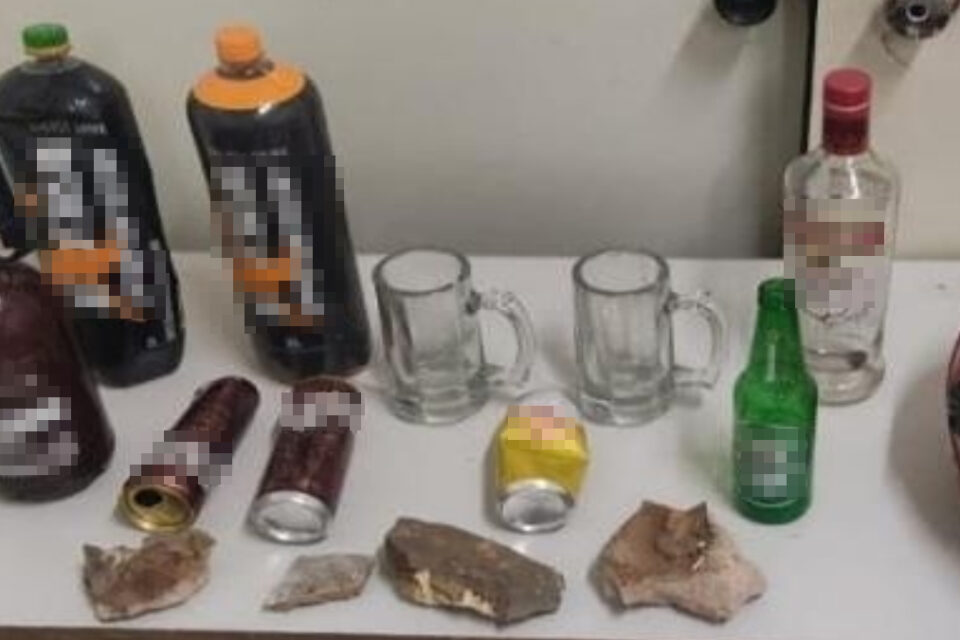 Jovem atira cerveja e pedras contra PMs que tentavam encerrar festa em Jataí