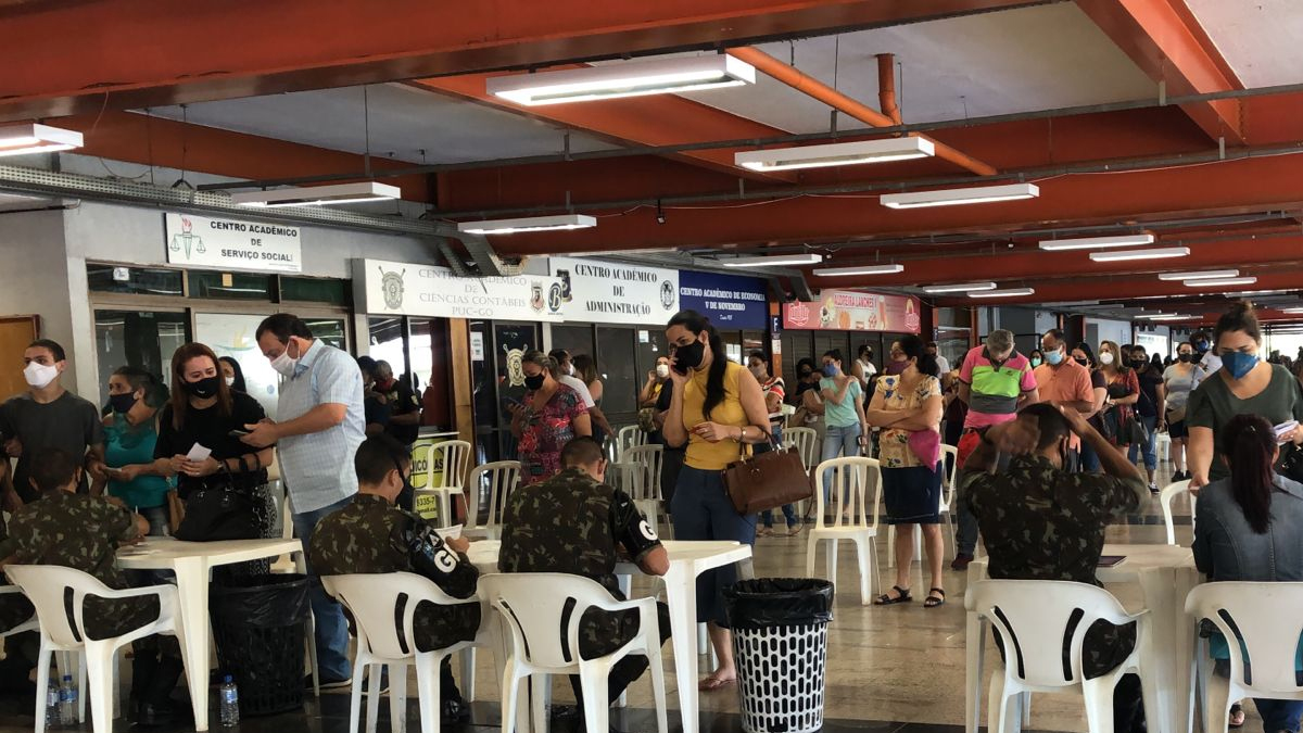 Procura por 2ª dose na área I da PUC é grande