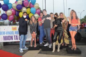 Marcos Mion tem tapete vermelho em recepção na Globo