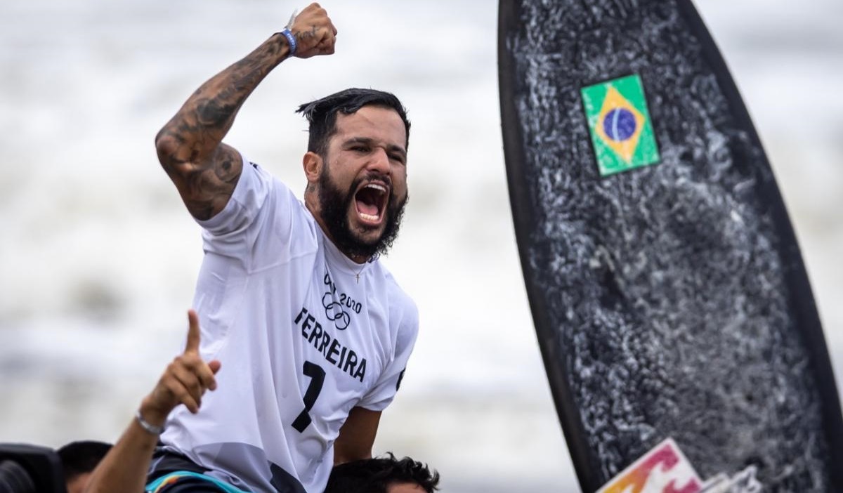 Ítalo Ferreira comemora conquista do ouro