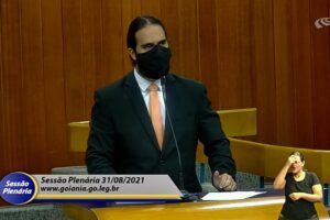 Vereador Marlon Teixeira em plenário