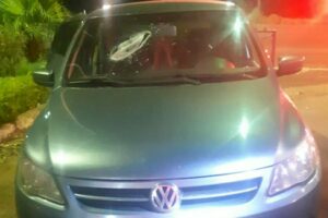 Uma criança de seis anos morreu depois de ser atingida por uma peça de caminhão que se soltou na BR-153, em Jaraguá. (Foto: divulgação/PRF)