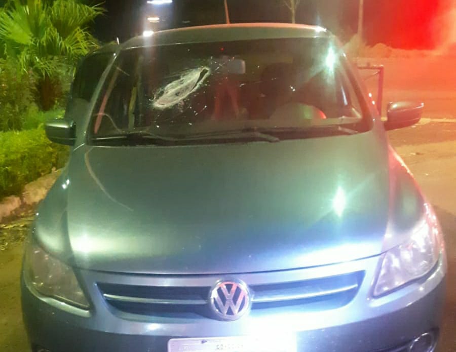 Uma criança de seis anos morreu depois de ser atingida por uma peça de caminhão que se soltou na BR-153, em Jaraguá. (Foto: divulgação/PRF)