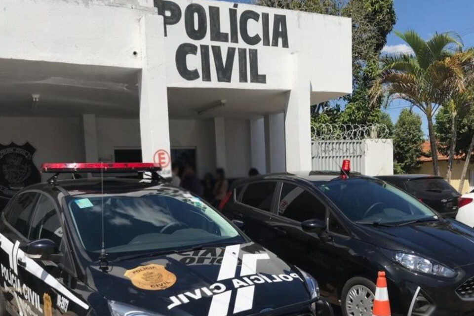 Presa empregada suspeita de furtar R$ 5 mil de cartão de ex-patroa, em Serranópolis