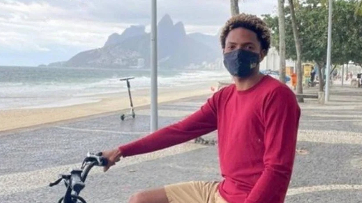 Juiz arquiva inquérito contra casal que acusou falsamente jovem negro de roubar bicicleta no Leblon