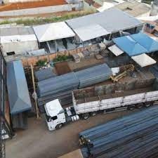 Central de armazenamento supostamente utilizado por pessoas suspeitas para desviar cargas roubadas