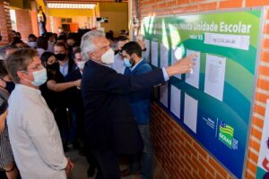 Governador Ronaldo Caiado em inauguração de escola em Águas Lindas (Foto: Governo de Goiás)